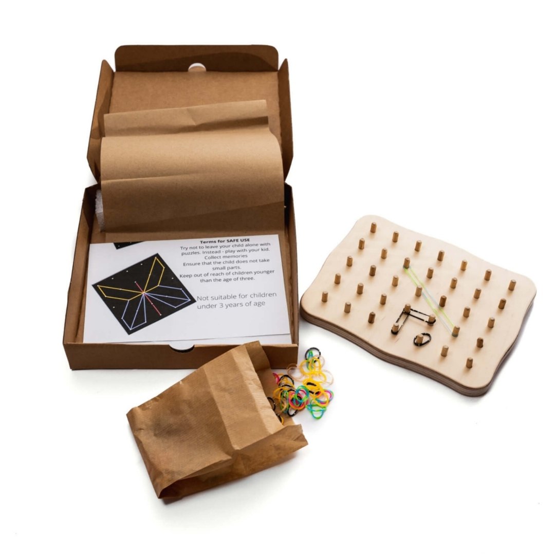 Montessori Geoboard for kids with rubber bands