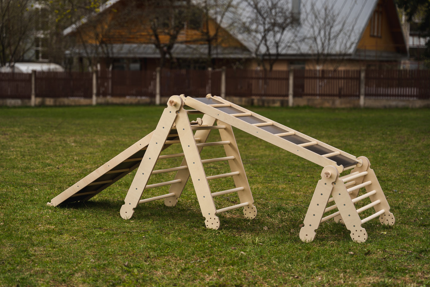 Climbing triangle set for kids with two ramp